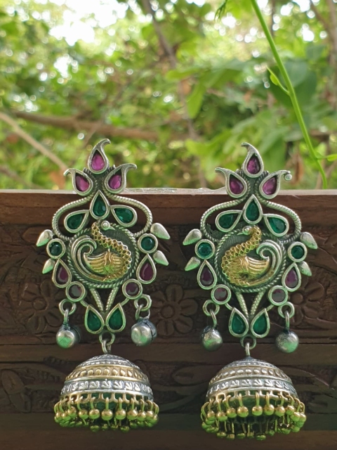 

FIROZA Silver-Toned Dome Shaped Jhumkas Earrings