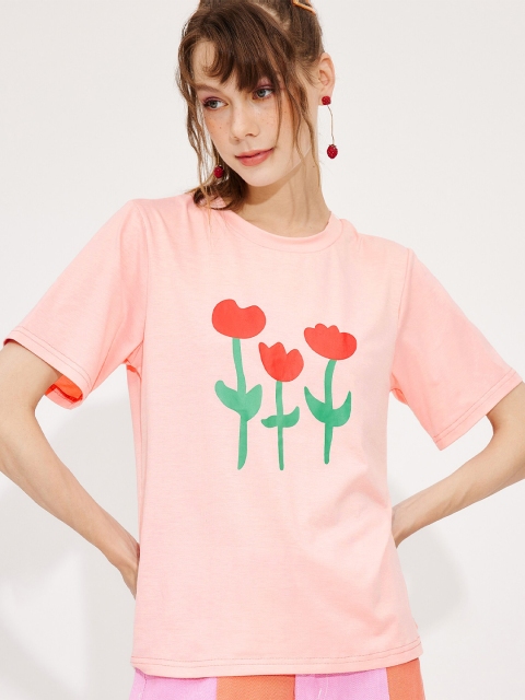 

URBANIC Women Pink & pink dogwood Typography Printed Drop-Shoulder Sleeves T-shirt