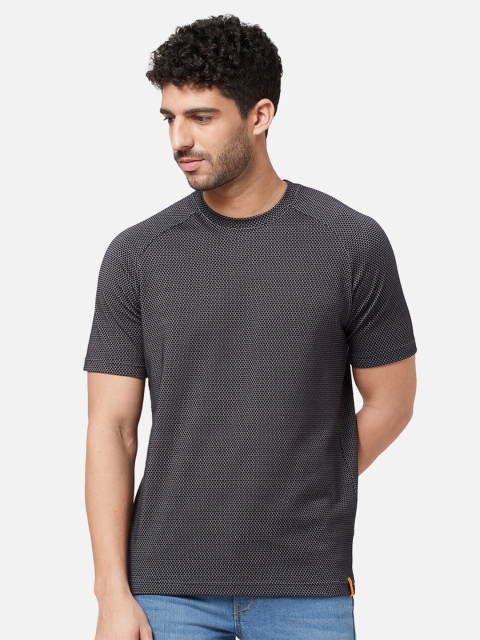 

R&B Men Black Slim Fit T-shirt