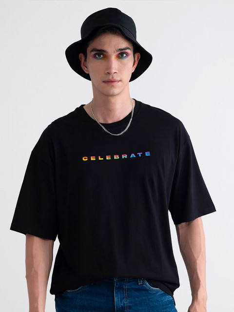 

Snitch Men Black & smoky black Printed Drop-Shoulder Sleeves Boxy T-shirt