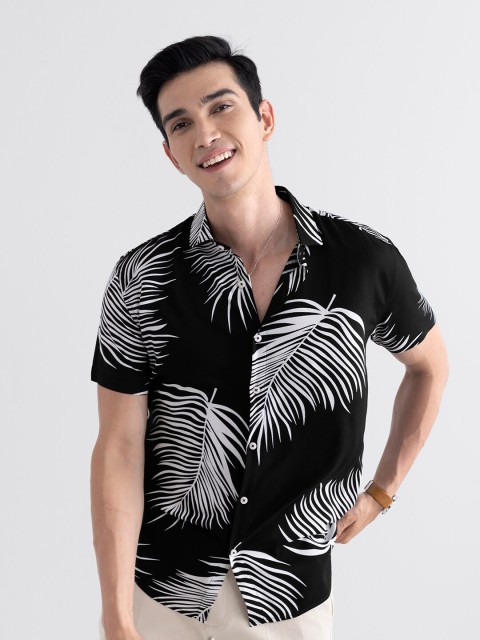 

Snitch Men Black Slim Fit Striped Casual Shirt