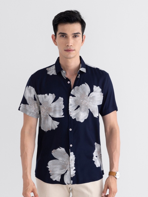 

Snitch Men Blue Slim Fit Printed Casual Shirt