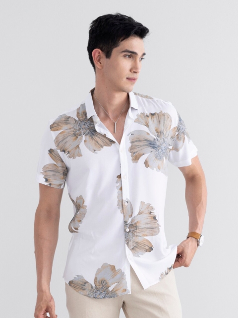 

Snitch Men White Slim Fit Floral Printed Casual Shirt