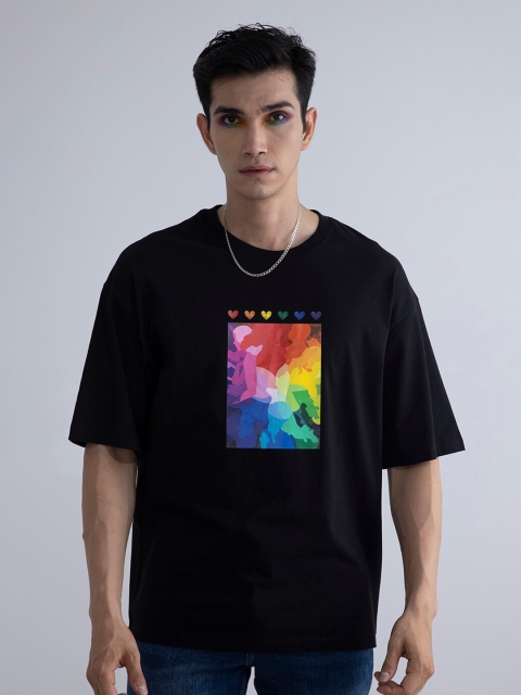 

Snitch Men Black & vampire black Printed V-Neck Applique Boxy T-shirt