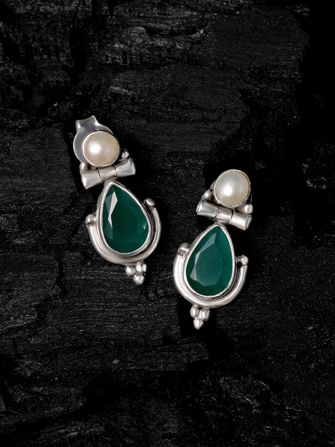 

Silvora by Peora Green Teardrop Shaped Drop Earrings