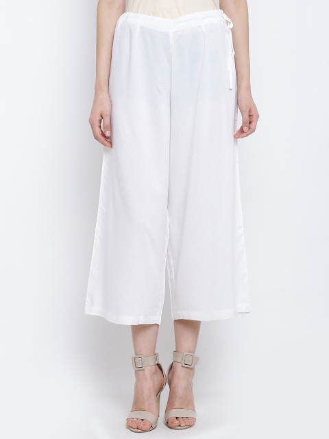 

Rangriti Women White Solid Cropped Flared Palazzos