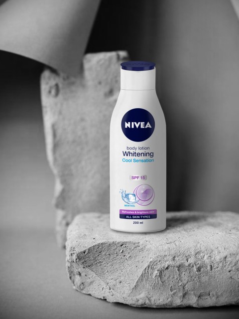 

Nivea Whitening Cool Sensation SPF 15 Body Lotion 200 ml, White