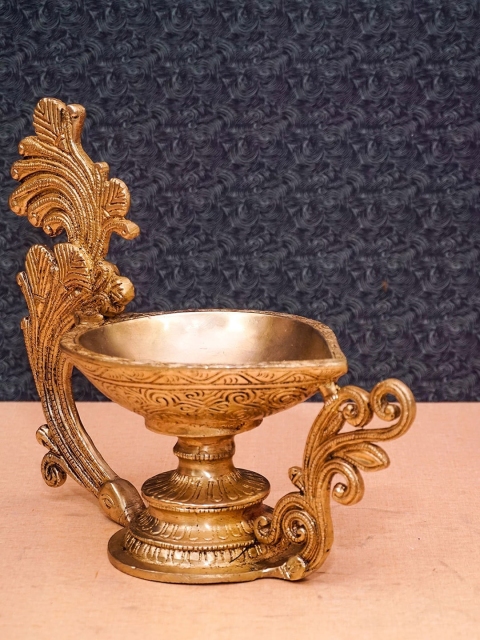 

StatueStudio Gold-Toned Antique Diya