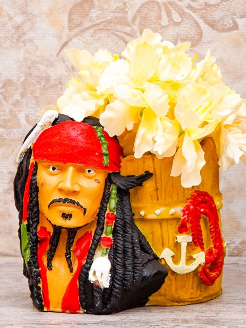 

StatueStudio Yellow & Red Pirate Shaped Flower Planter