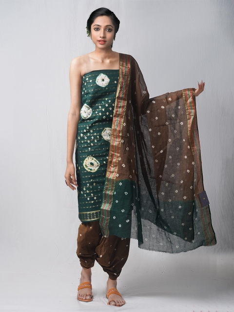 

Unnati Silks Green & White Dyed Pure Cotton Unstitched Dress Material