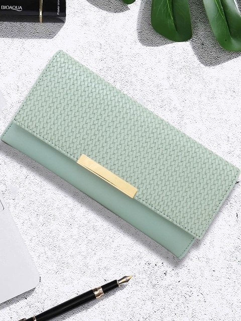 

Bag Pepper Women Green Geometric Textured Two Fold Wallet