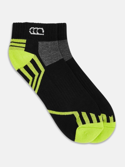 

Ajile by Pantaloons Men Yellow & Black Colourblocked Socks