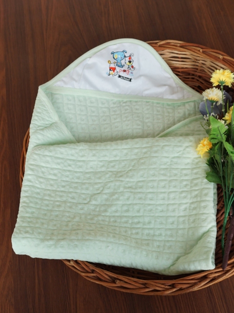 

Moms Home Kids Green Solid Organic 300 GSM Cotton Hooded Bath Towels