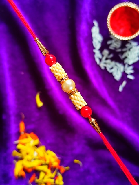 

CRAYTON Men Red & Silver Brown Moti Beaded Rakhi, Multi