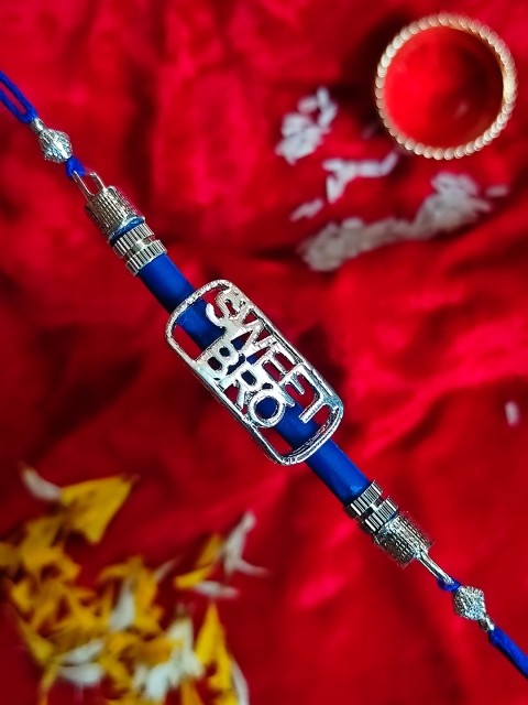 

CRAYTON Men Multi-Colored Sweet Bro Tie-Up Rakhi