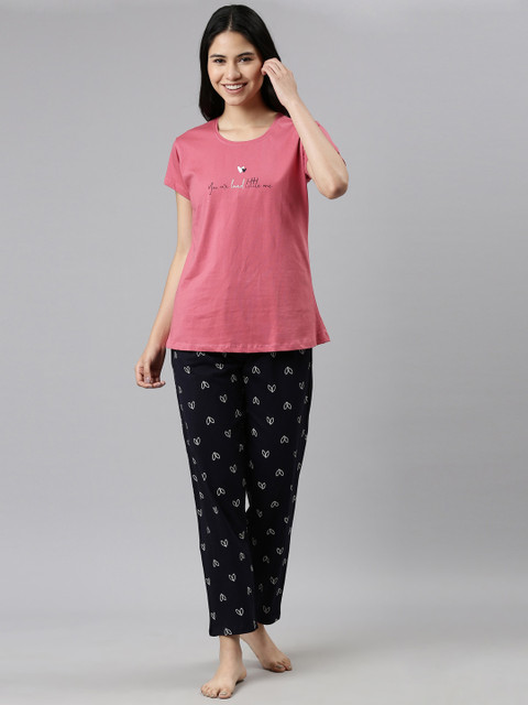 

GOLDSTROMS Women Peach-Coloured & Black Printed Night suit