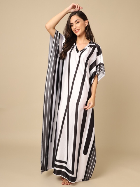 

Claura Black Printed Maxi Nightdress