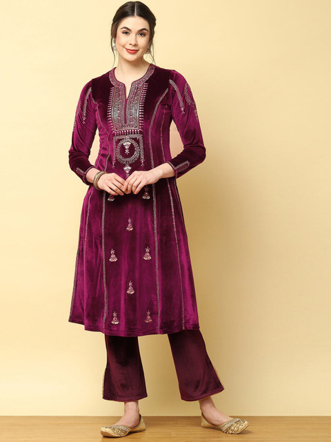 

Lakshita Women Pink Geometric Checked Keyhole Neck Flared Sleeves Gotta Patti Velvet Anarkali Kurta