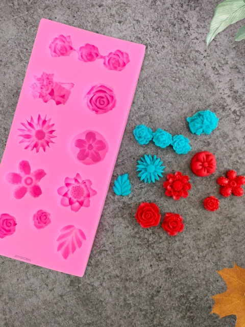 

JoyGlobal Pink Solid Mini Flower Mould With 10 Cavity