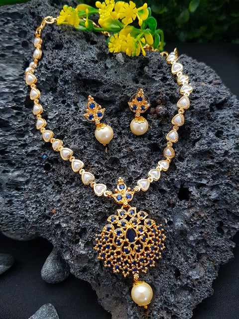 

GRIIHAM Gold-Plated Pendant With Heart Shaped CZ Studded Jewellery Set
