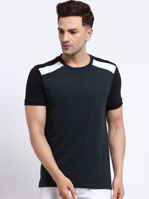 

Kalt Men Green & Black Colourblocked Monochrome T-shirt
