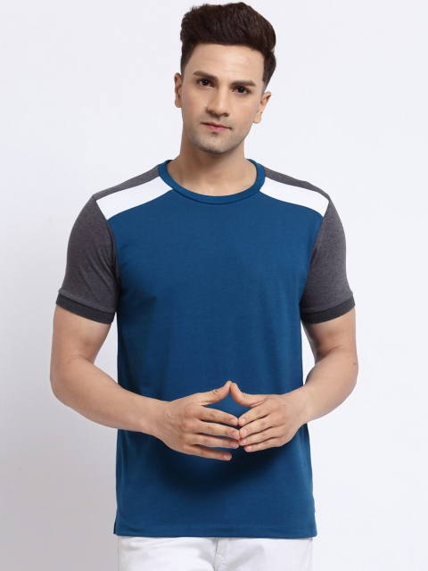 

Kalt Men Teal Blue Solid Regular Fit T-shirt