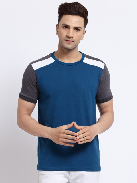 

Kalt Men Teal Colourblocked Applique T-shirt