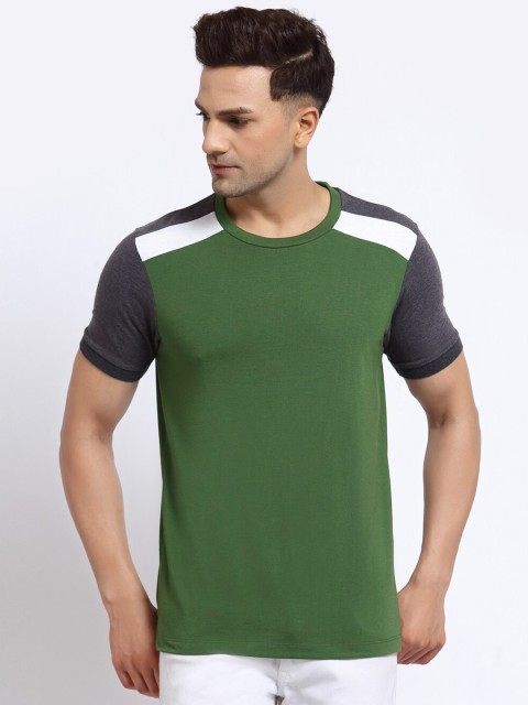 

Kalt Men Green & White Colourblocked T-shirt