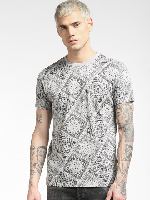

Jack & Jones Men Grey Printed V-Neck Applique T-shirt