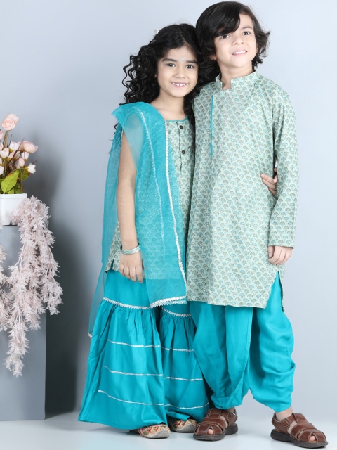 

Kinder Kids Girls Blue Embroidered Pure Cotton Kurta with Salwar & With Dupatta