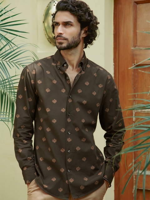

Andamen Men Brown Classic Printed Casual Shirt
