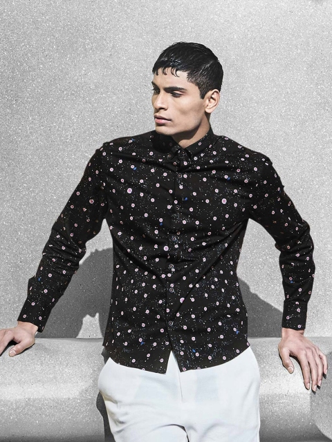 

Andamen Men Black Classic Slim Fit Printed Casual Shirt