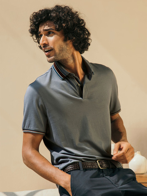 

Andamen Men Grey Polo Collar T-shirt