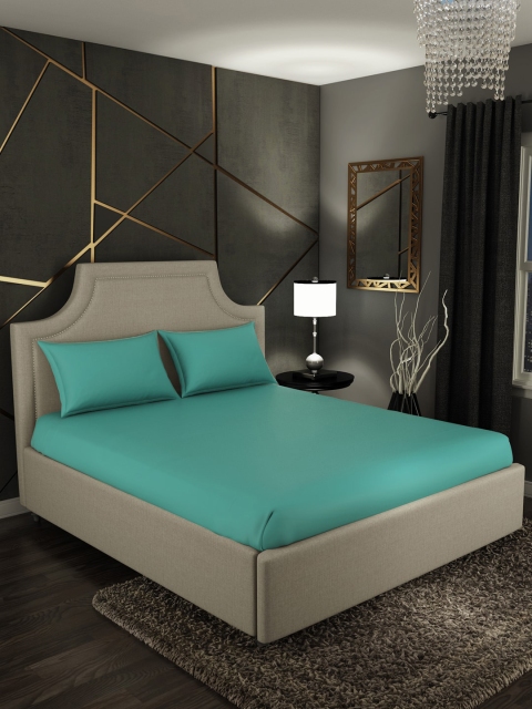 

SPACES Sea Green 300 TC Solid King Bedsheet with 2 Pillow Covers