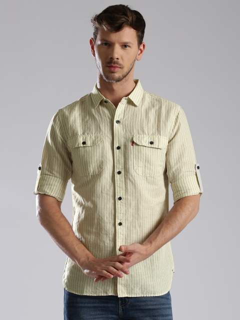 

Levis Men Off-White & Navy Slim Fit Striped Casual Shirt