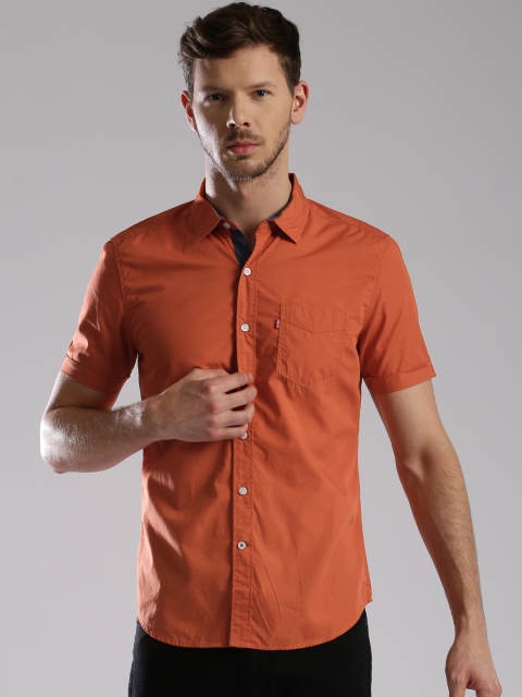 

Levis Men Orange Slim Fit Solid Casual Shirt