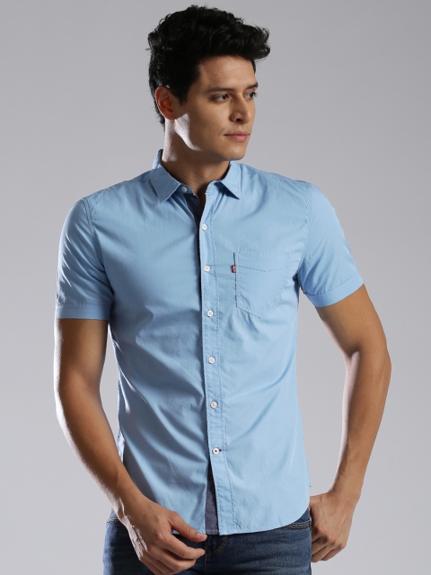 

Levis Men Blue Slim Fit Solid Casual Shirt