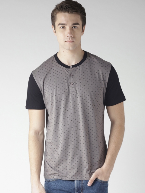 

Levis Men Charcoal Grey Printed Henley Neck T-shirt