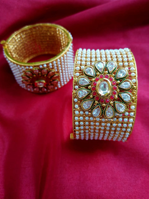 

FIROZA Set of 2 Gold-Plated Kundan & Pearls Studded Bangle Set