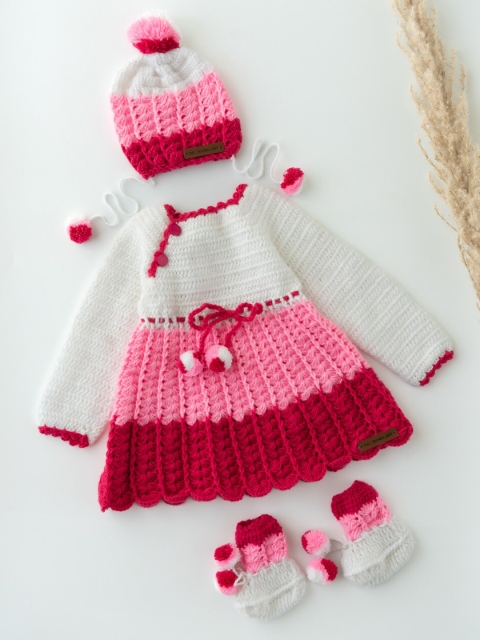 

The Original Knit Girls Pink and White Handmade Apparel Gift Set