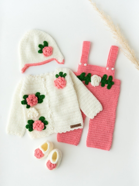 

The Original Knit Girls 4 Pieces Pink & White Apparel Gift Set