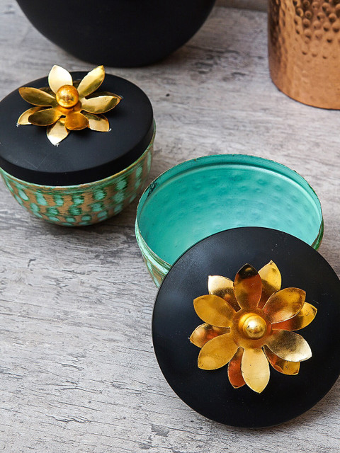 

StatueStudio Set of 2 Green & Black Printed Decorative Bowls