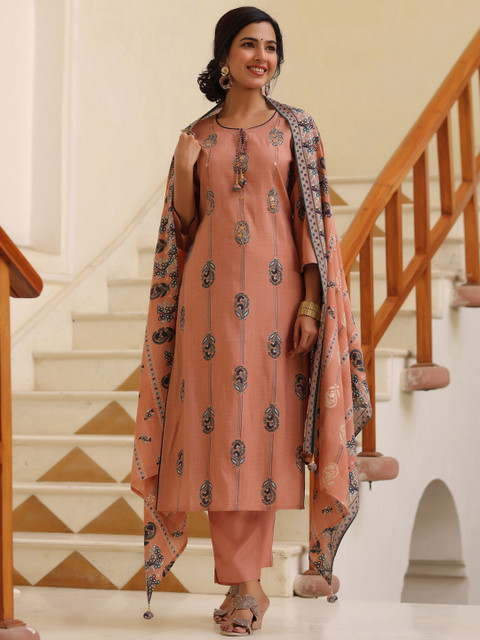 

PIROH Women Peach-Coloured Butta Printed Kurta with Trousers & Dupatta