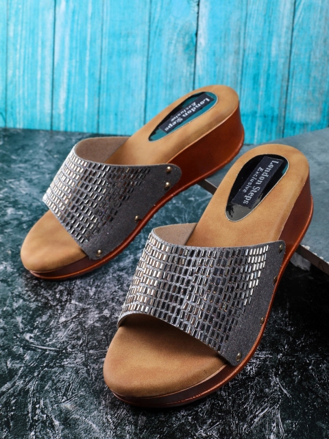 

LONDON STEPS Women Grey Flats