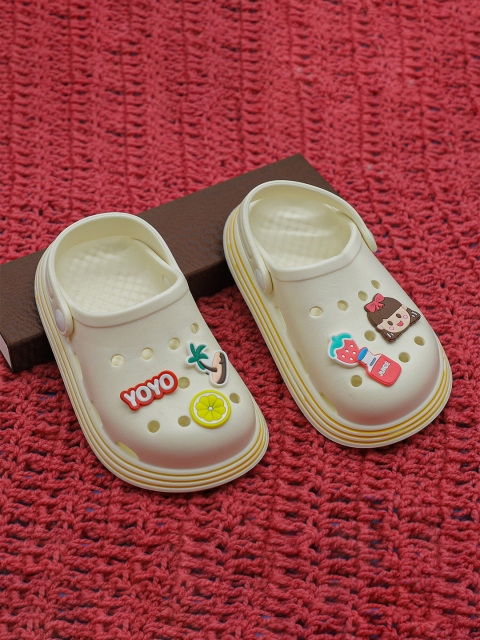 

FEETWELL SHOES Unisex Kids Yellow Embellished Croslite Clogs