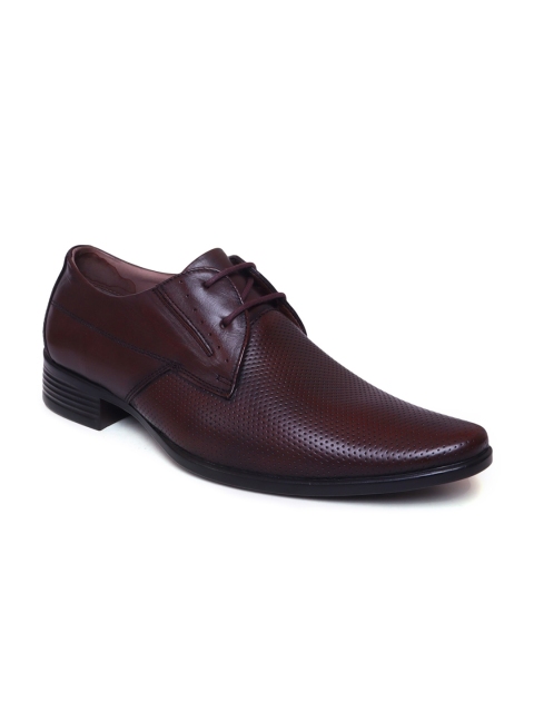 

Zoom Shoes Men Brown Textured Debrys Formal Shoes