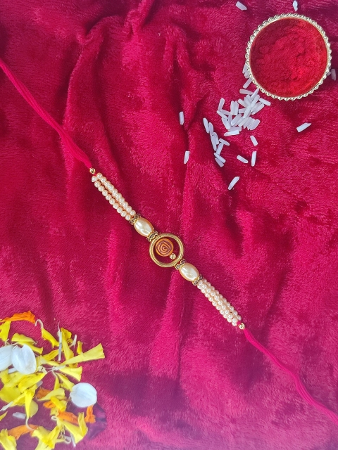

CRAYTON Red & Gold-Toned Rakhi with Roli Chawal
