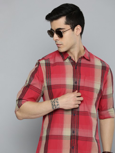 

HERE&NOW Men Red & Black Slim Fit Tartan Checks Pure Cotton Casual Shirt