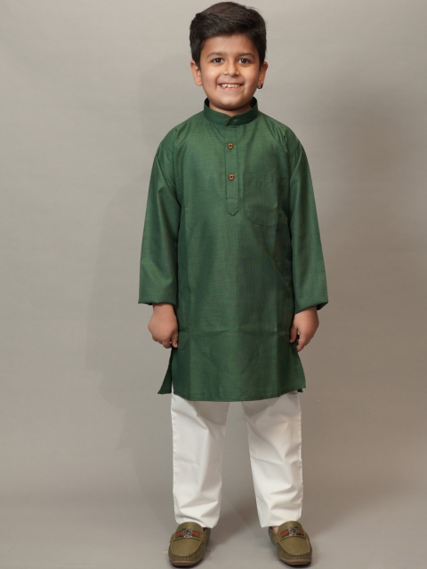 

Mumkins Boys Green Embroidered Kurta with Pyjamas