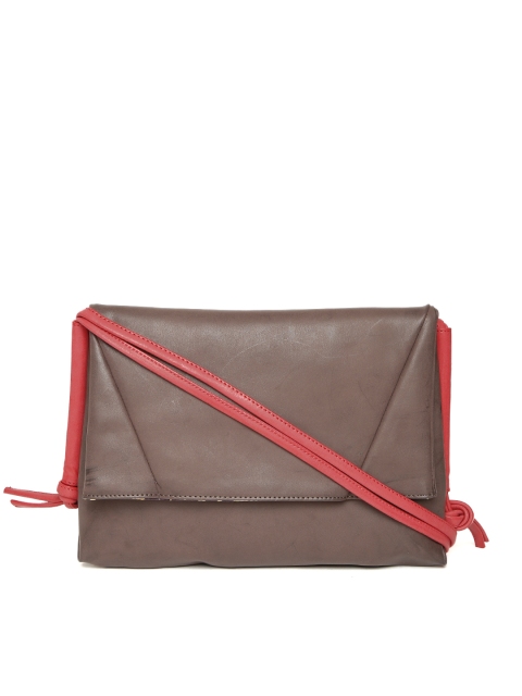 

DressBerry Brown Solid Shoulder Bag